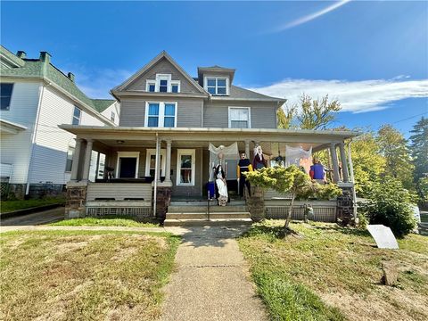 Photo of 1302 Highland Ave, New Castle, PA 16105 (MLS # 1726299)