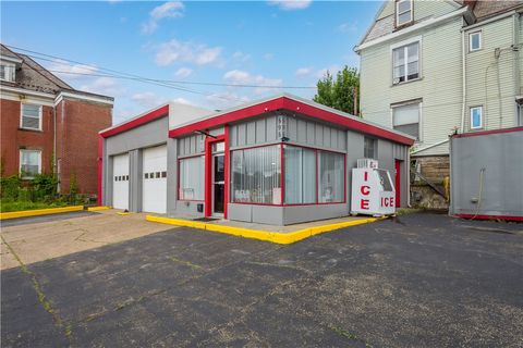 Photo of 595 N Main Street, Washington, PA 15301 (MLS # 1760068)