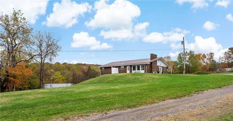 Photo of 137 Wohl Ln, Smithton, PA 15479 (MLS # 1727131)