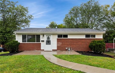 Photo of 723 Heartwood Dr, Monroeville, PA 15146 (MLS # 1743569)