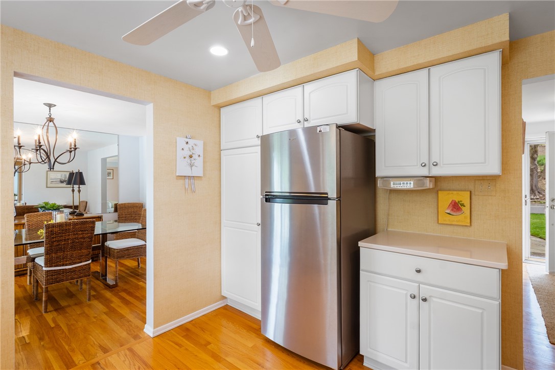 Scott Twp - Sal, Pennsylvania 15220, United States, 4 Bedrooms Bedrooms, ,2 BathroomsBathrooms,Residential,Contingent,129820