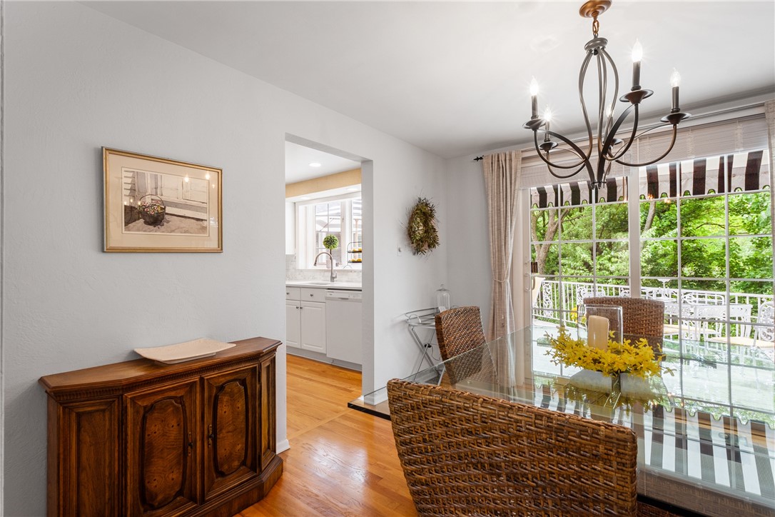 Scott Twp - Sal, Pennsylvania 15220, United States, 4 Bedrooms Bedrooms, ,2 BathroomsBathrooms,Residential,Contingent,129820