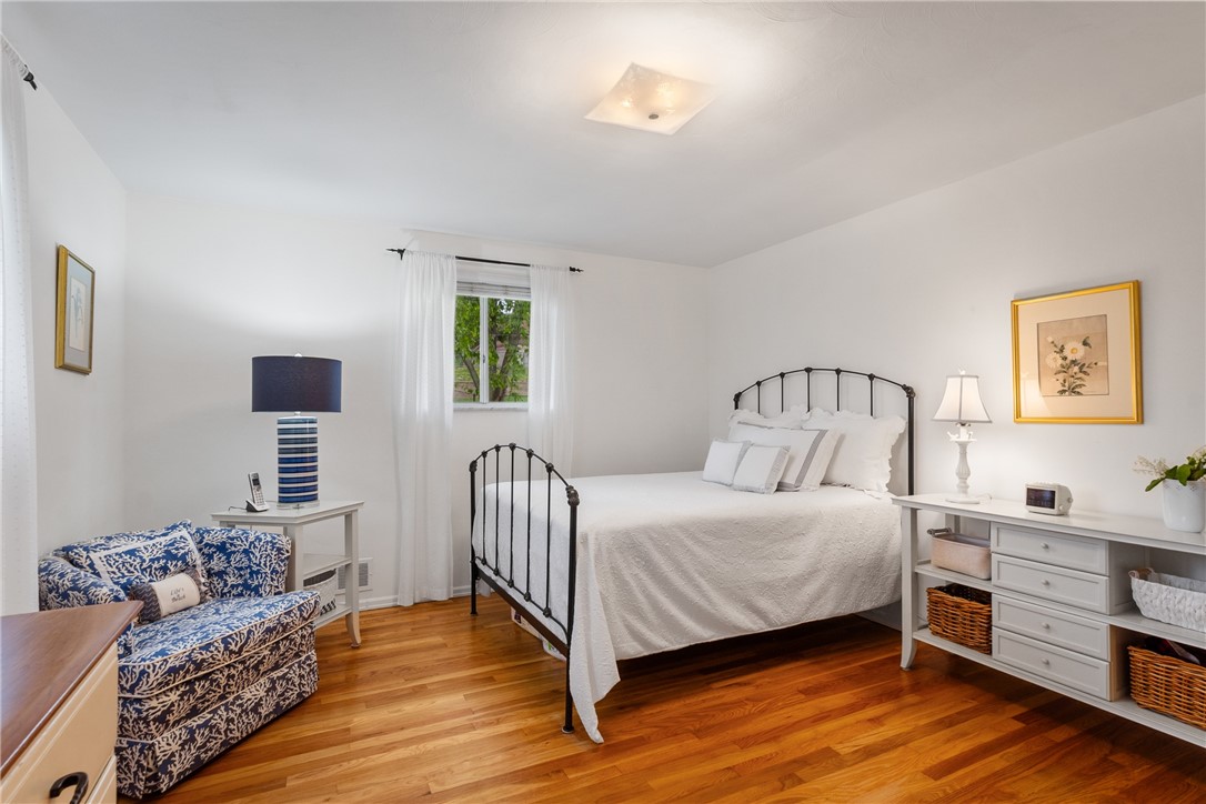 Scott Twp - Sal, Pennsylvania 15220, United States, 4 Bedrooms Bedrooms, ,2 BathroomsBathrooms,Residential,Contingent,129820