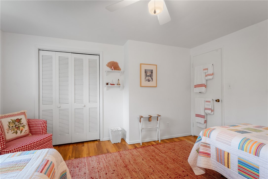 Scott Twp - Sal, Pennsylvania 15220, United States, 4 Bedrooms Bedrooms, ,2 BathroomsBathrooms,Residential,Contingent,129820