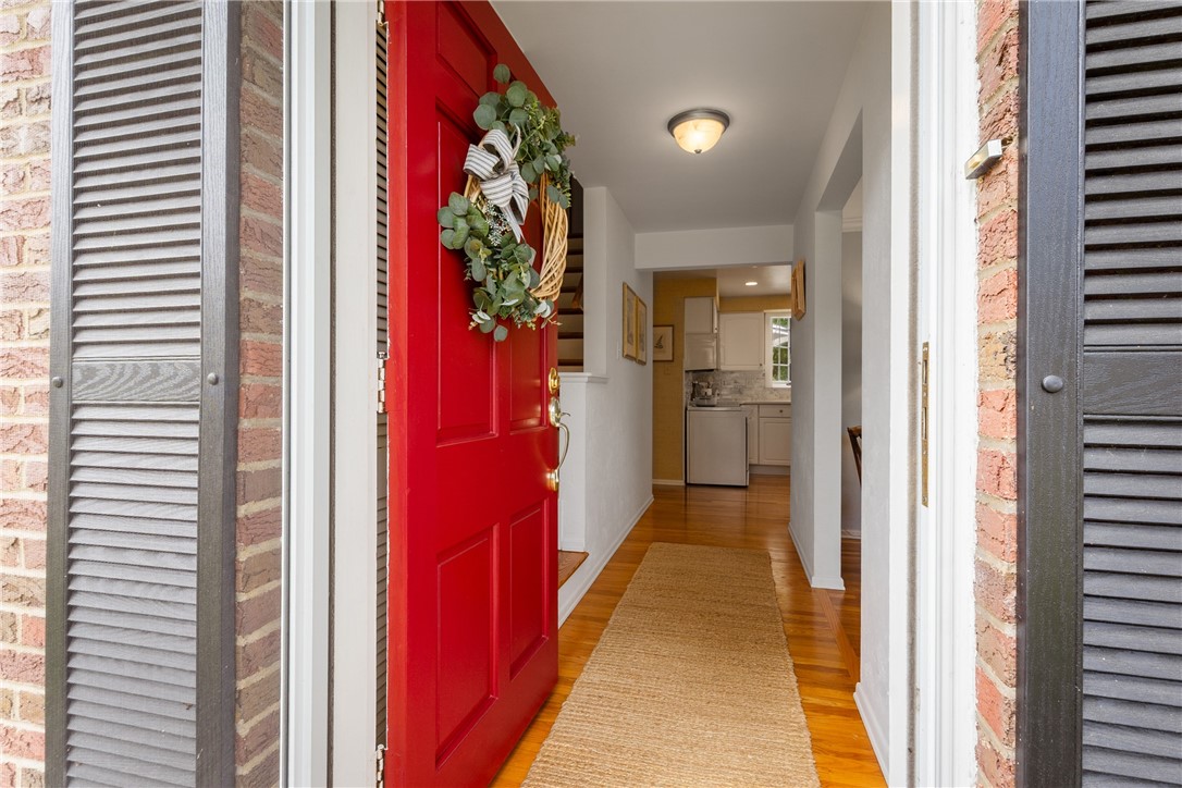 Scott Twp - Sal, Pennsylvania 15220, United States, 4 Bedrooms Bedrooms, ,2 BathroomsBathrooms,Residential,Contingent,129820
