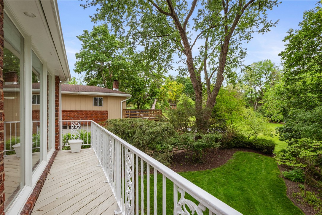 Scott Twp - Sal, Pennsylvania 15220, United States, 4 Bedrooms Bedrooms, ,2 BathroomsBathrooms,Residential,Contingent,129820