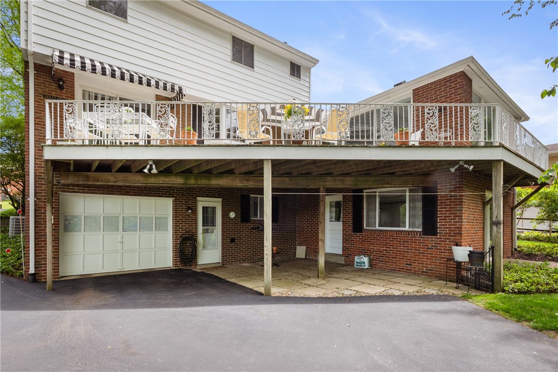 Scott Twp - Sal, Pennsylvania 15220, United States, 4 Bedrooms Bedrooms, ,2 BathroomsBathrooms,Residential,Contingent,129820