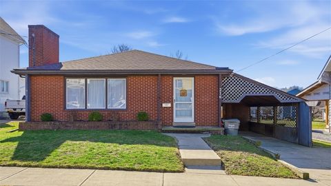 Photo of 216 Arthur St, Zelienople, PA 16063 (MLS # 1741809)