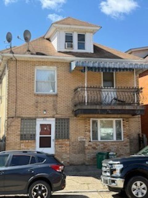 Photo of 881 Lenz Ave, Ambridge, PA 15003 (MLS # 1745950)