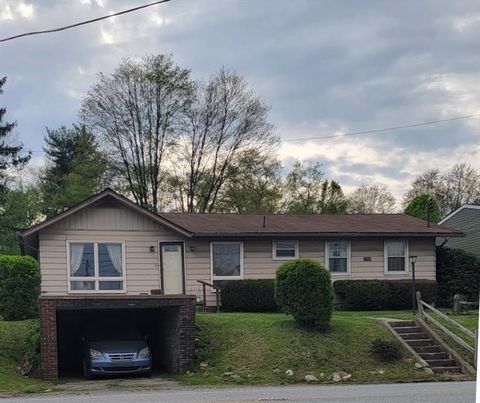 Photo of 192 Crowe Ave, Mars, PA 16046 (MLS # 1725589)