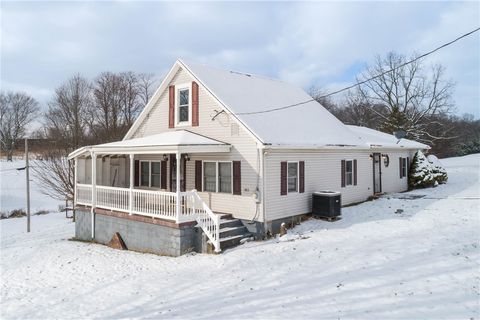 Photo of 103 Linnwood Dr, Washington, PA 15301 (MLS # 1733058)