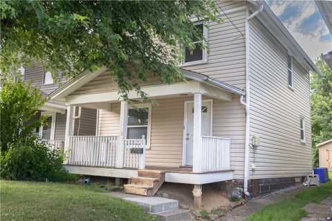 Homes For Sale - 1345 4th Ave Ave<br/> Coraopolis, PA 15108