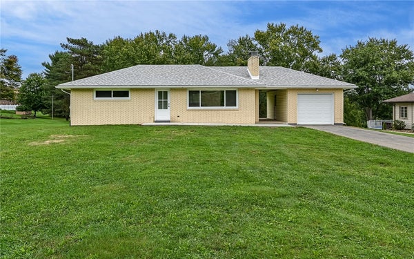 168 CLEARVIEW ST, BEAVER FALLS, PA 15010 - Image e102d3256f2ddb548ba5bbe5a65bae03/877706758