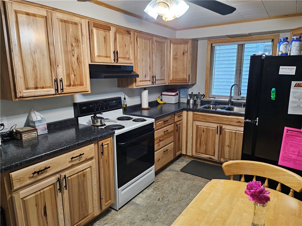 Slippery Rock Boro, Pennsylvania 16057, United States, 5 Bedrooms Bedrooms, ,2 BathroomsBathrooms,Residential,Active,150181