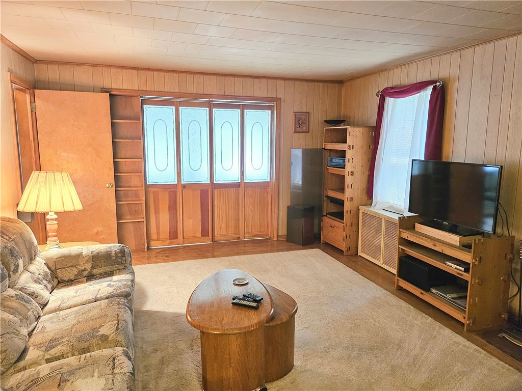 Slippery Rock Boro, Pennsylvania 16057, United States, 5 Bedrooms Bedrooms, ,2 BathroomsBathrooms,Residential,Active,150181