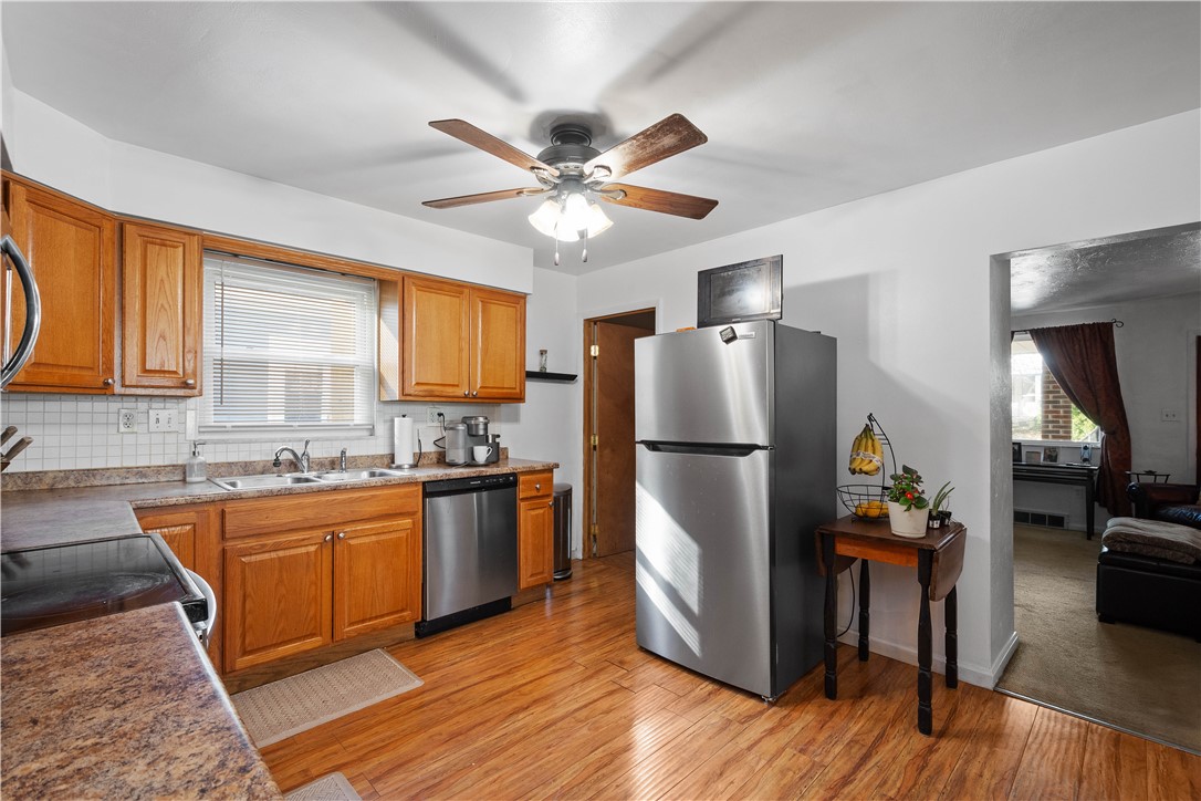 Canonsburg, Pennsylvania 15317, United States, 3 Bedrooms Bedrooms, ,2 BathroomsBathrooms,Residential,Active,245563