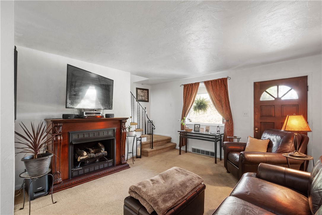 Canonsburg, Pennsylvania 15317, United States, 3 Bedrooms Bedrooms, ,2 BathroomsBathrooms,Residential,Active,245563