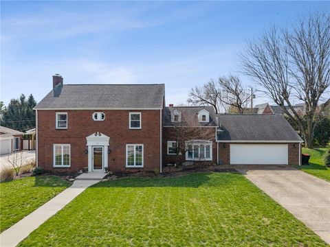 Photo of 811 Spring St, Latrobe, PA 15650 (MLS # 1746664)