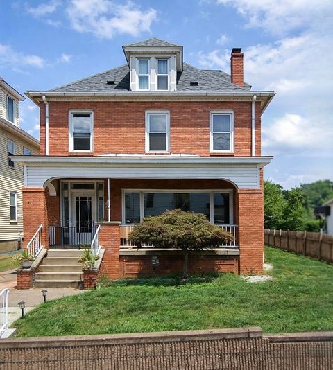Photo of 134 Murdock St, Canonsburg, PA 15317 (MLS # 1744127)