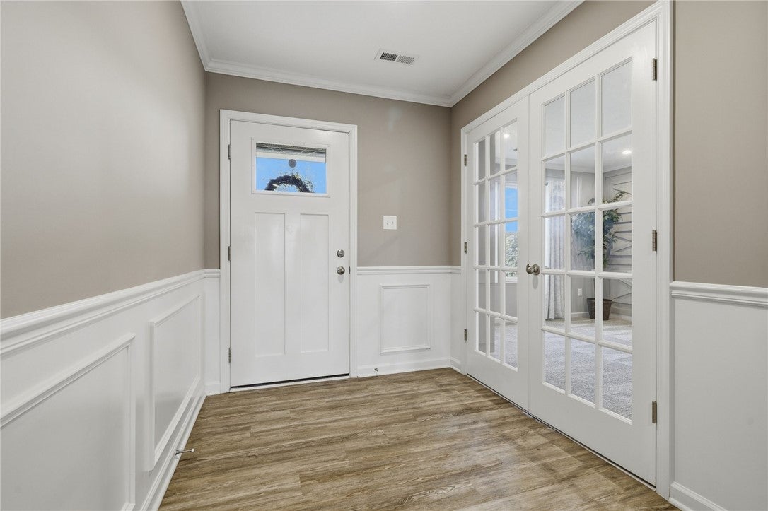 1040 Colonial Drive