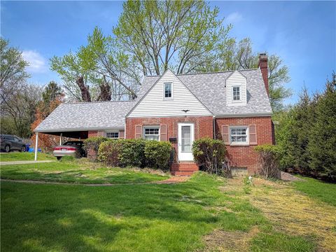 Photo of 13 Old Ox Rd, Bethel Park, PA 15102 (MLS # 1748656)