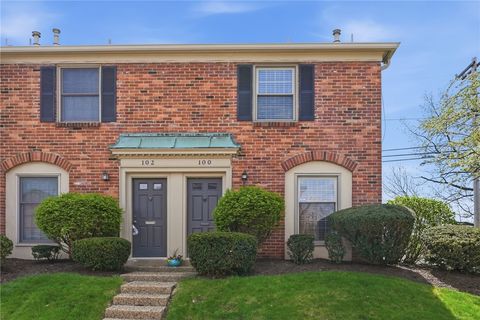 100 Jamestown Court Scott Twp PA 15216