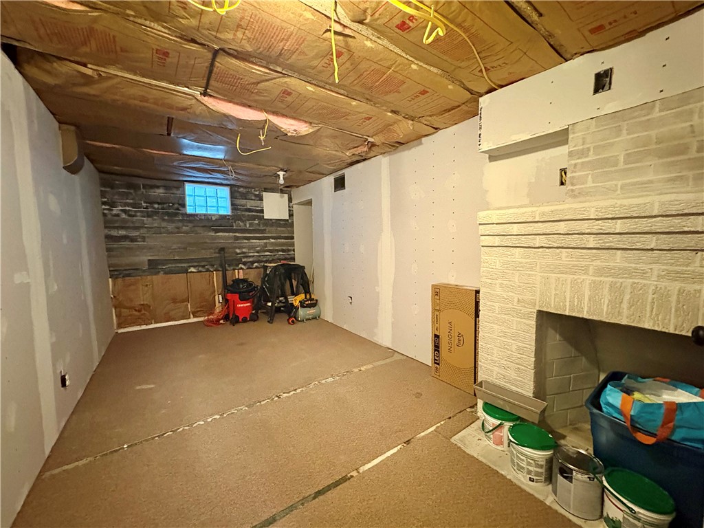 Beaver, Pennsylvania 15009, United States, 3 Bedrooms Bedrooms, ,2 BathroomsBathrooms,Residential,Contingent,182084