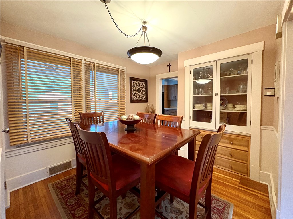 Beaver, Pennsylvania 15009, United States, 3 Bedrooms Bedrooms, ,2 BathroomsBathrooms,Residential,Contingent,182084