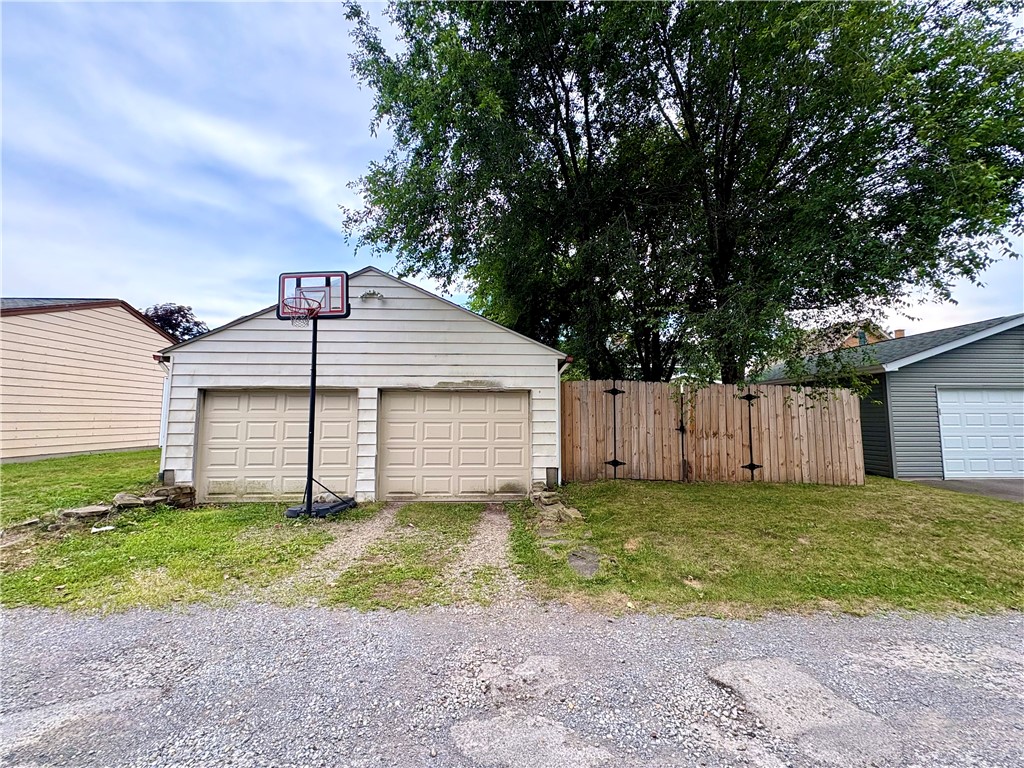 Beaver, Pennsylvania 15009, United States, 3 Bedrooms Bedrooms, ,2 BathroomsBathrooms,Residential,Contingent,182084