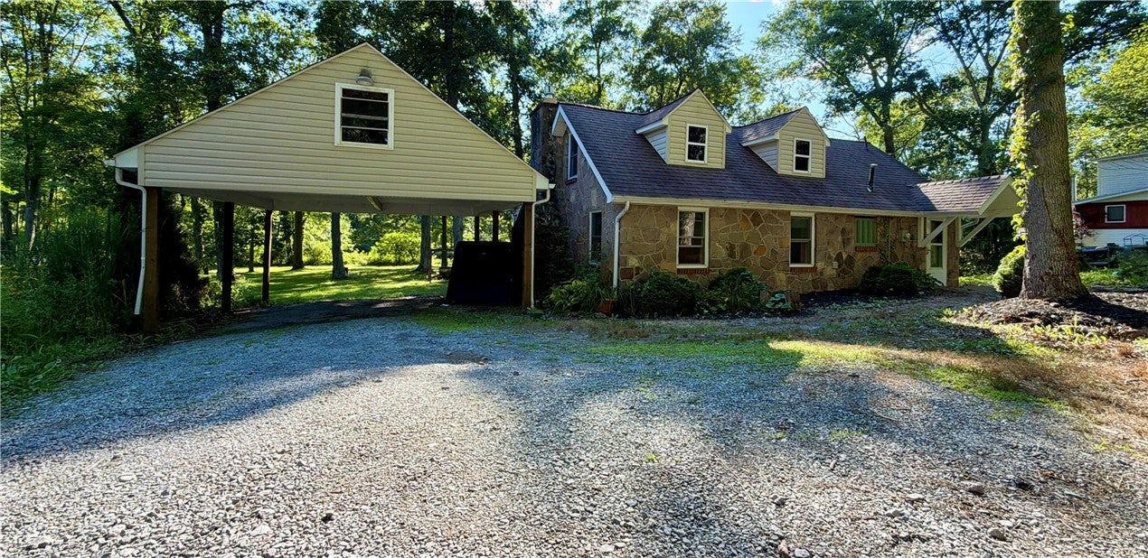353 Creek Dr