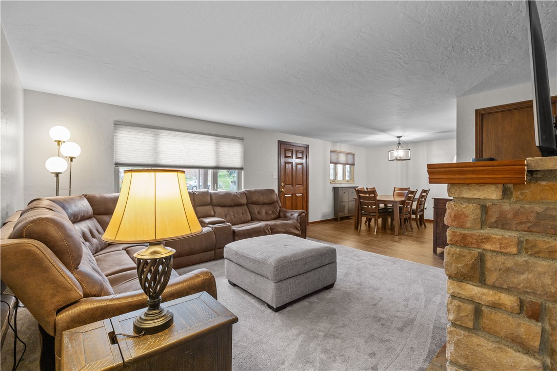 4 Harter Cir Cir, Whitehall, Pennsylvania image 11
