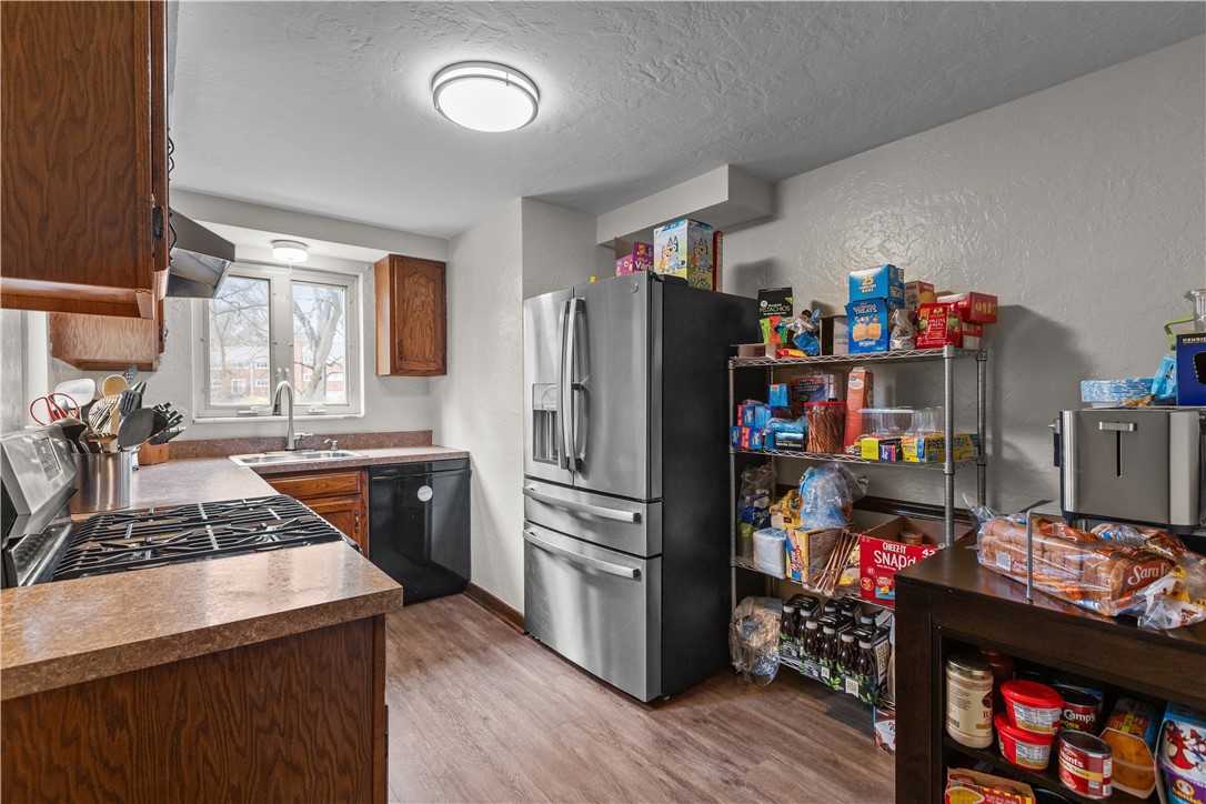 4 Harter Cir Cir, Whitehall, Pennsylvania image 17