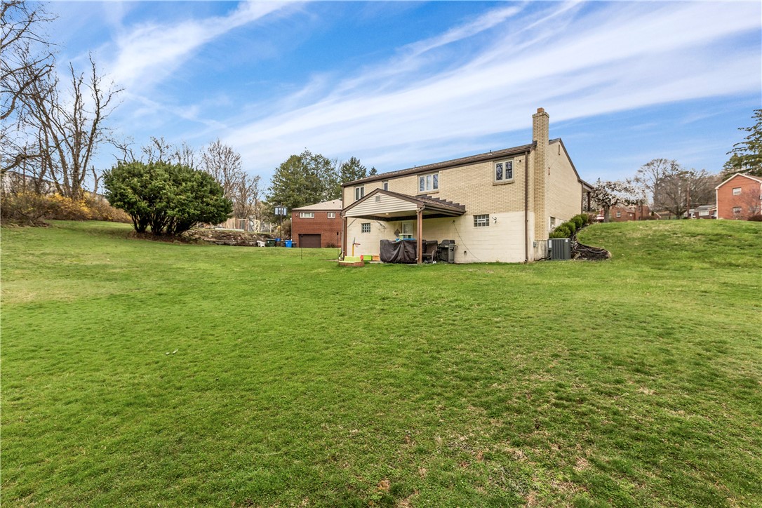 4 Harter Cir Cir, Whitehall, Pennsylvania image 4
