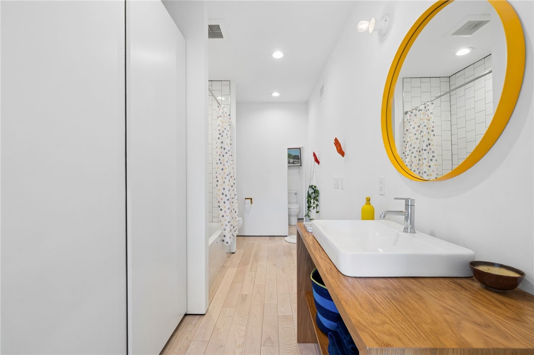 Pittsburgh, Pennsylvania, 15232, United States, 3 Bedrooms Bedrooms, ,4 BathroomsBathrooms,Residential,Active,2035611