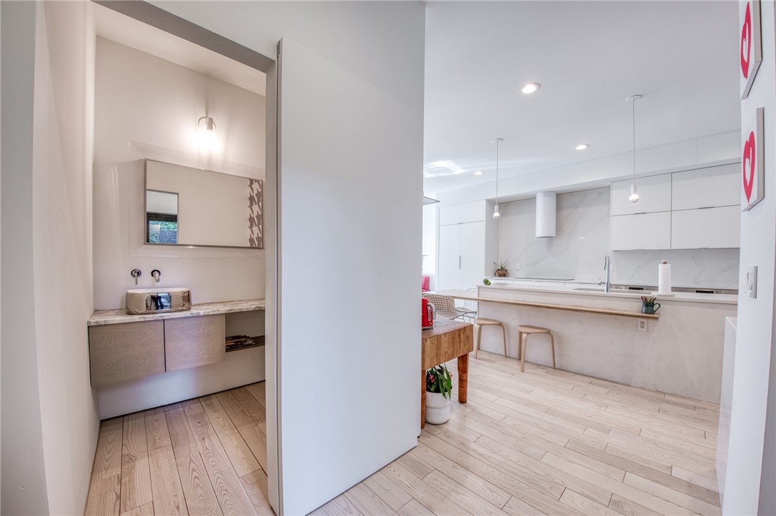 Pittsburgh, Pennsylvania, 15232, United States, 3 Bedrooms Bedrooms, ,4 BathroomsBathrooms,Residential,Active,2035611