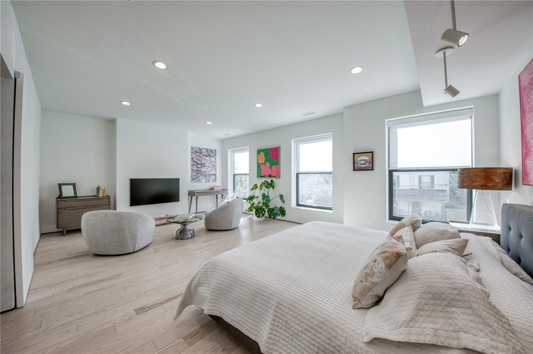 Pittsburgh, Pennsylvania, 15232, United States, 3 Bedrooms Bedrooms, ,4 BathroomsBathrooms,Residential,Active,2035611