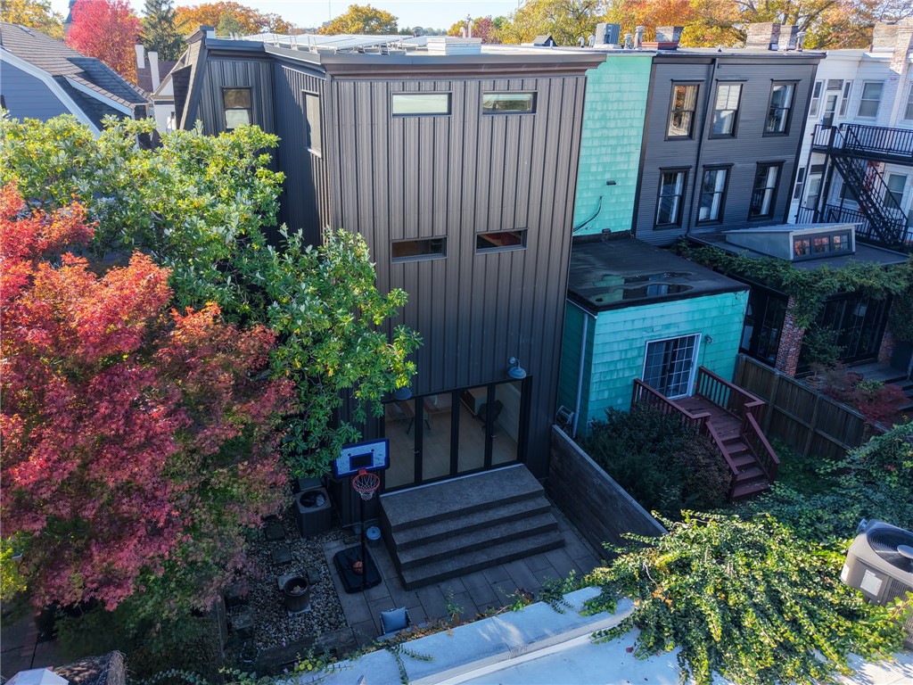 Pittsburgh, Pennsylvania, 15232, United States, 3 Bedrooms Bedrooms, ,4 BathroomsBathrooms,Residential,Active,2035611