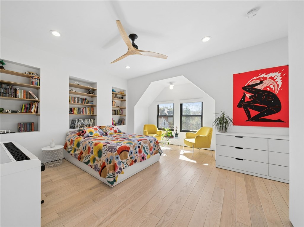 Pittsburgh, Pennsylvania, 15232, United States, 3 Bedrooms Bedrooms, ,4 BathroomsBathrooms,Residential,Active,2035611