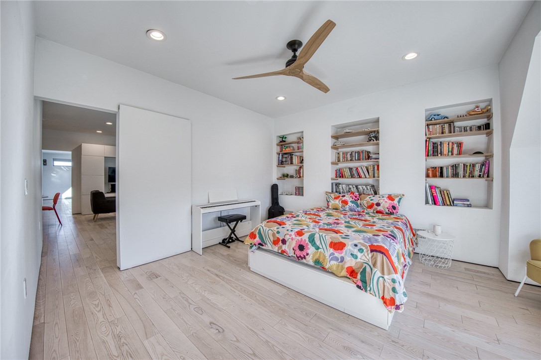 Pittsburgh, Pennsylvania, 15232, United States, 3 Bedrooms Bedrooms, ,4 BathroomsBathrooms,Residential,Active,2035611