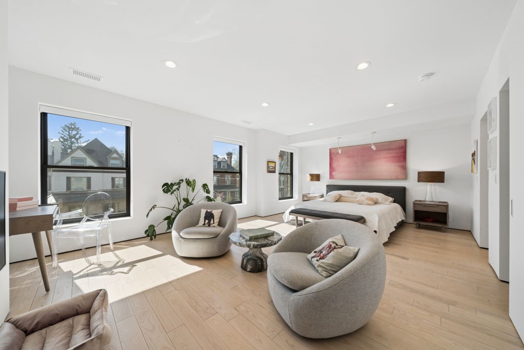Pittsburgh, Pennsylvania, 15232, United States, 3 Bedrooms Bedrooms, ,4 BathroomsBathrooms,Residential,Active,2035611