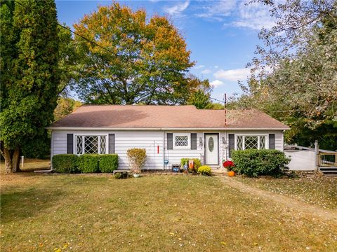 Photo of 105 W Liberty Rd, Slippery Rock, PA 16057 (MLS # 1727434)