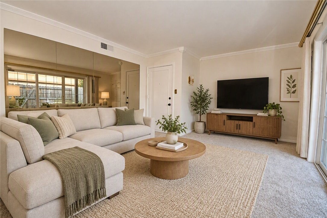 690 Robinwood B