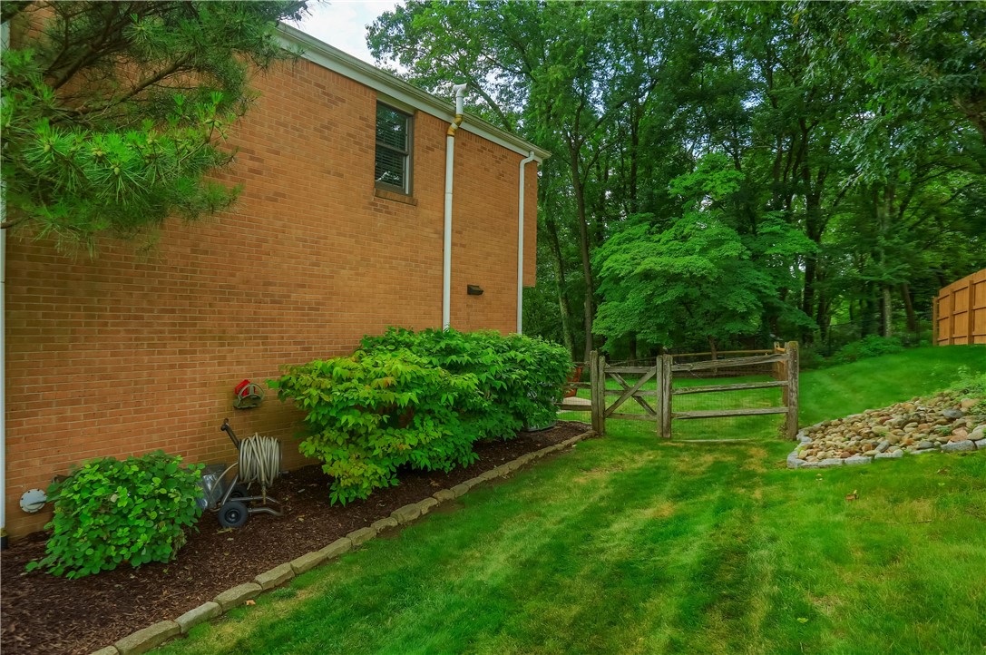 329 Oak Grove Ct.