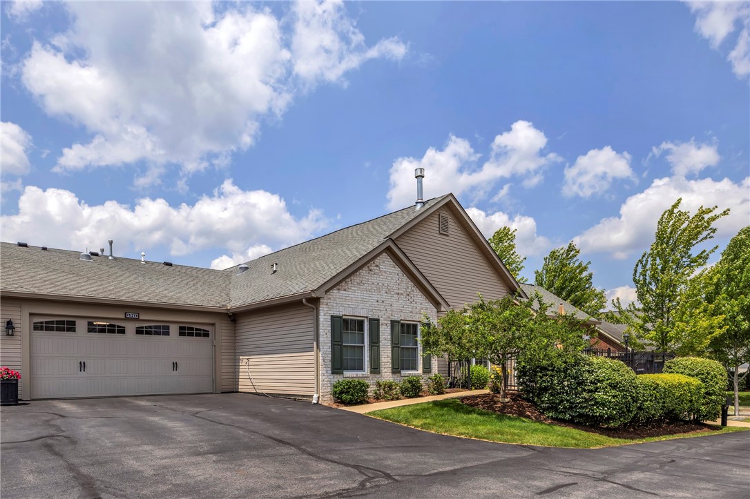 1041 Clerkenwell Ln