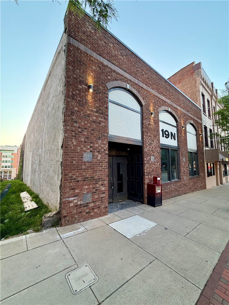 19 N Main St