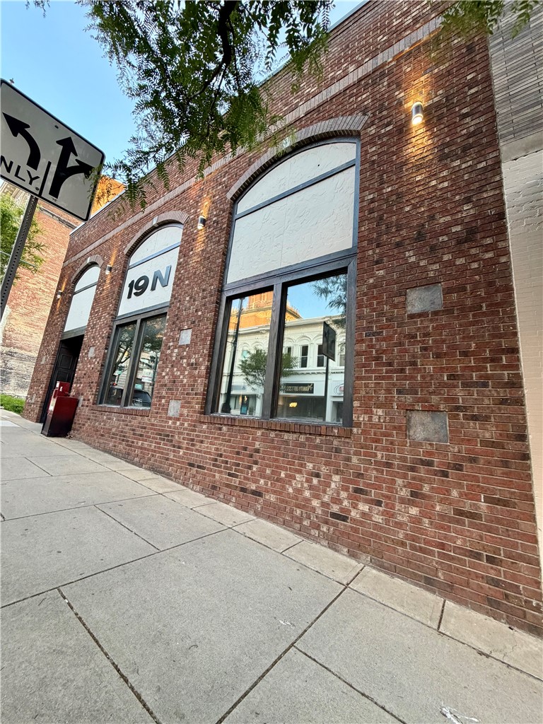 19 N Main St