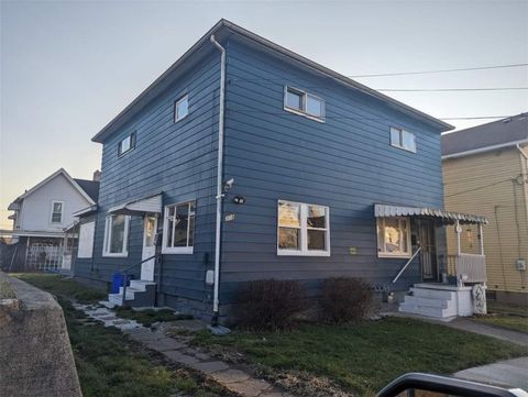Photo of 308 Friendship St, New Castle, PA 16101 (MLS # 1727428)