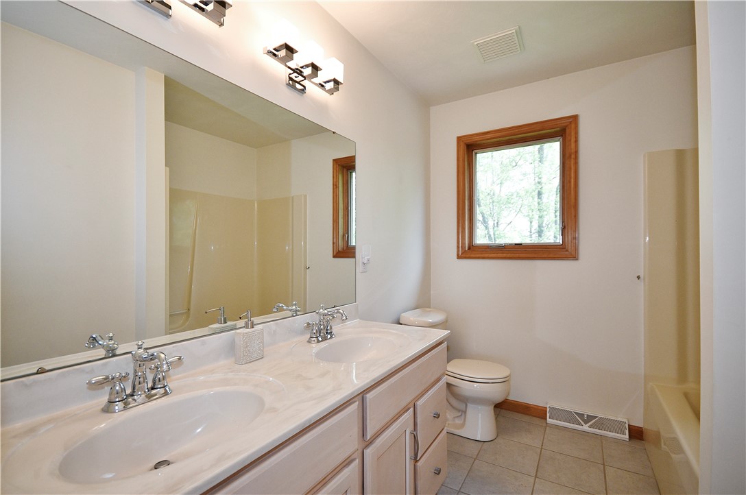 Hempfield Twp - Wml, Pennsylvania 15642, United States, 3 Bedrooms Bedrooms, ,3 BathroomsBathrooms,Residential,Active,126345