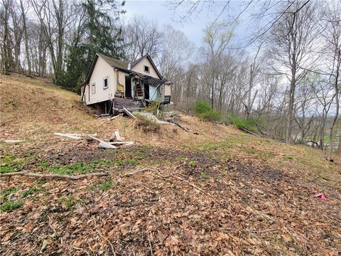 Photo of 3867 Leslie Ave, Allison Park, PA 15101 (MLS # 1750059)