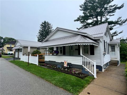 Photo of 252 Papermill Ave, Indiana, PA 15701 (MLS # 1762231)